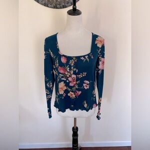 Candies Cropped Lightweight Soft Long Sleeve Square Neck Floral Print Crop Top